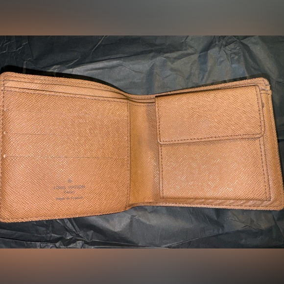 Authentic Louis Vuitton Monogram Bifold Wallet - Picture 5 of 8